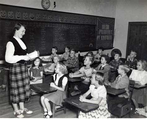 1950s Classroom Teacher Teacher Picture Vintage School Childrens