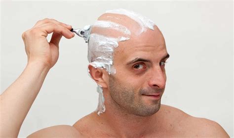 6 Best Razors For Shaving Your Head Bald Like A Pro 2022