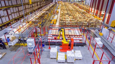 High Definition 3d Vision Adapts Robots To E Commerce Operations Dhl