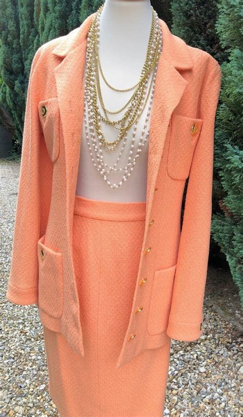 Chanel Suit Tweed Bouclé Vintage Circa 1981 Chelsea Vintage Couture