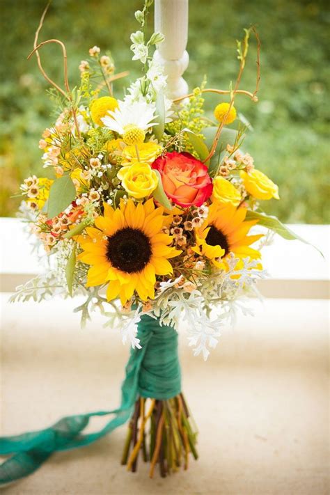 The options can be overwhelming. Sunflower Wedding Bouquets | Summer and Fall Weddings