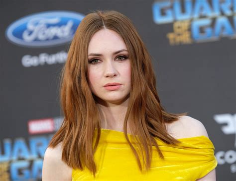 Welcome to the jungle e jumanji: Karen Gillan - Guardians of the Galaxy Vol. 2 Premiere in ...