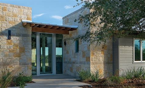 Regional Limestone Creates Texas Ranch Retreat 2018 06 26 Stone World