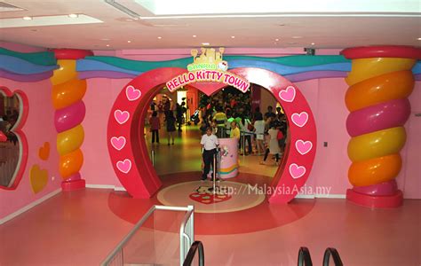 Hello kitty town malaysia in johor bahru is the first sanrio hello kitty theme park outside of japan. Hello Kitty Town Johor Pictures - Malaysia Asia Travel Blog