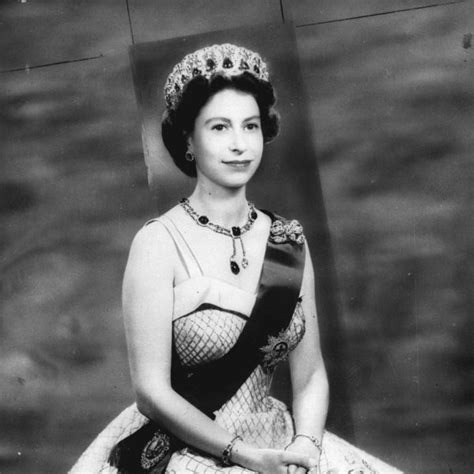 La Reina Isabel Ii De Inglaterra En 1957 La Vida De La Reina Isabel