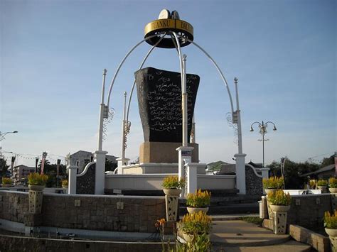 Free batu bersurat terengganu bukti kewujudan asal usul mp3. Pelancongan Terengganu: Memorial Batu Bersurat