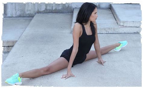 Middle Splits Top Stretches For Preparation Of Center Splits Easyflexibility