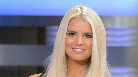 jessica simpson hits goal weight celebrates with photos