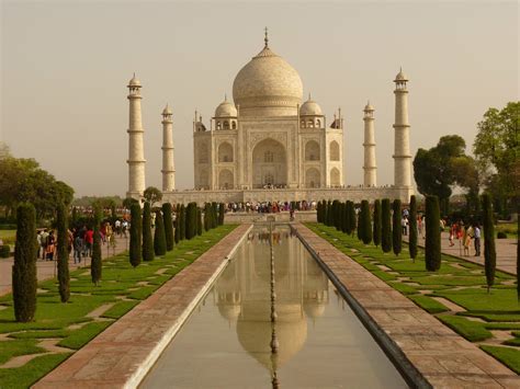 Simple Observations From The Taj Mahal Complex