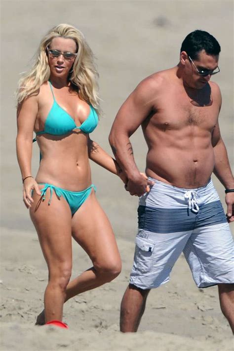 Jenny Mccarthy In A Hot Bikini On The Beach Celeb Starz