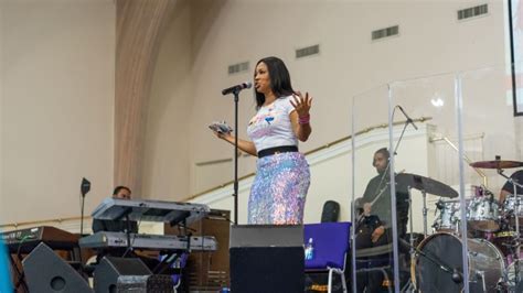 Erica Campbell Performs “help” At 26th Annual Gospel Music Explosion