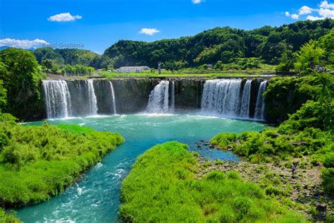 「原尻の滝」田園の中にある東洋のナイアガラと呼ばれる名瀑。日本の滝百選のひとつ。 ピクスポット 絶景・風景写真・撮影スポット・撮影