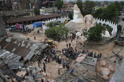 Earthquake Devastates Nepal Killing More Than 1900 The New York Times