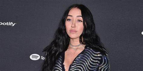 Noah Cyrus Goes Nearly Nude For Cmt Music Awards Performance