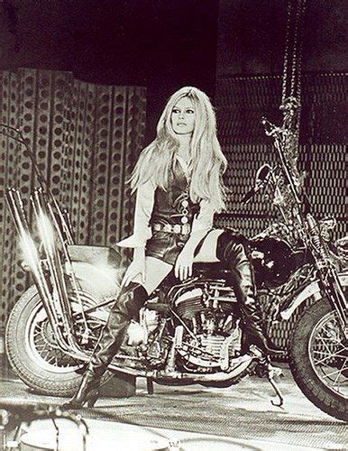 Brigitte Bardot El álbum Del Club De Fans Bikeuse Harley Davidson