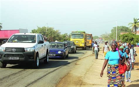 Jornal De Angola Notícias Ponte Degradada Cria Caos No Trânsito Luanda Bengo