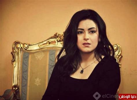 وكانت أعلنت الفنانة الشابة نهى عابدين، اعتزالها مجال التمثيل، بشكل مفاجئ، للجمهور. بالصور :النجمة المصرية نهى عابدين تجعل أيمن زيدان جد لأول ...