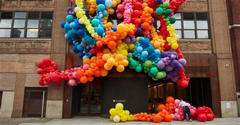A Rainbow Of 15000 Balloons Pops Up In New York To Celebrate Pride