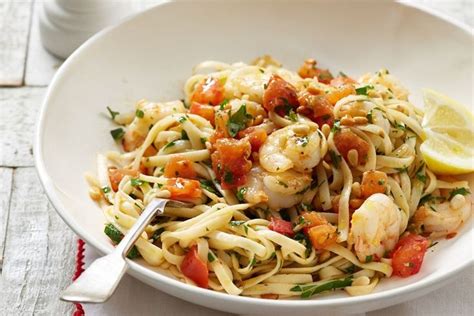 Chilli Garlic Prawn And Tomato Linguine Recipe Garlic Prawns