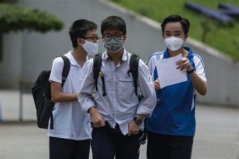 Jun 27, 2021 · đạt tổng điểm 29,15, bùi thị ngọc quỳnh (học sinh lớp 12 văn, trường thpt chuyên nguyễn tất thành, tỉnh kon tum) trở thành thí sinh có tổng điểm 3 môn xét tuyển khối d cao nhất cả nước sau kỳ thi tốt nghiệp thpt đợt 1 năm 2021. Điểm thi tuyển sinh lớp 10 năm học 2021: Đã có 18 tỉnh ...