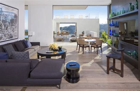 Hollister first time video part 1. World News - Ameyaw Debrah