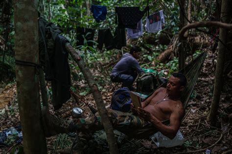 A Rebel Hide Out Deep In The Colombian Jungle The New York Times