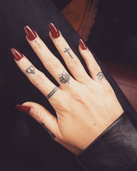 10 Charming Finger Tattoo Design Ideas Eal Care