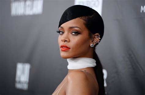 Rihanna Reveals Why She Turned Down Super Bowl Halftime Show
