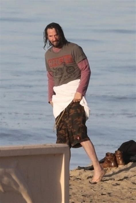 Keanu Reeves Strips Off At The Beach And Dips In The Ocean On His Road