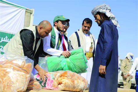 توزيع 12 ألف حقيبة شتوية للنازحين في عدة محافظات يمنية جريدة الوطن السعودية