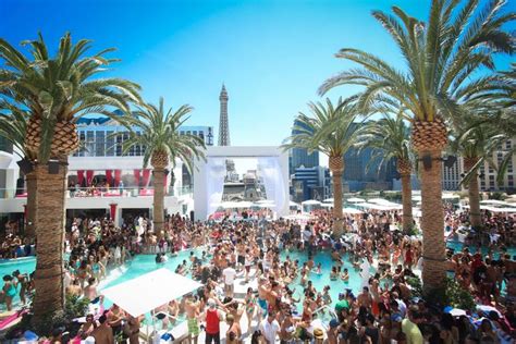 Drais Beach Club At The Cromwell Las Vegas Las Vegas Pool Vegas