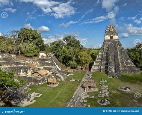 Pir Mide De Jaguar Na Cidade Maia A Mais Importante Do Nacional Do Parque De Tikal Guatemala