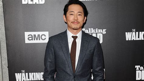 How The Walking Deads Steven Yeun Aka Glenn Wears A Tweed Suit
