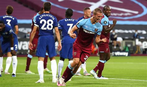 Chelsea with a spell of possession at long last, before a loose touch from emerson gives west ham a chance to clear for a throw. Chelsea X West Ham : West Ham vs Chelsea: Preview ...