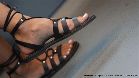 Candid Foot Fetish Blonde Snob With Perfect Legs And Nice Feet In Sandals Woman Feet Worship