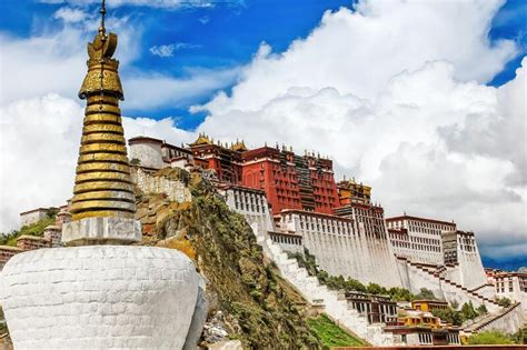 Potala Palace In Summer Lhasa Tibet Stock Photo Image Of Clear