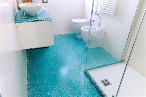 Ci sono milioni di sfumature che, nel nostro immaginario, possono andare bene ma che, nel momento della verità, sono. Turchese per un altro bagno firmato GiesseService #resina ...