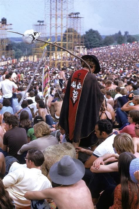 A swarming sea of faces. Fans of the 1969 Woodstock Festival: 53 Photographs That ...