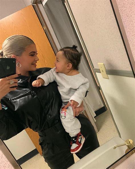 Kylie Jenner Y Stormi Webster Se Convierten En Gemelas Para Conquistar