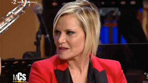 Simona ventura si racconta a lorella cuccarini e parla del suo amore con giovanni terzi. Simona Ventura rifatta irriconoscibile: ecco cosa le è ...