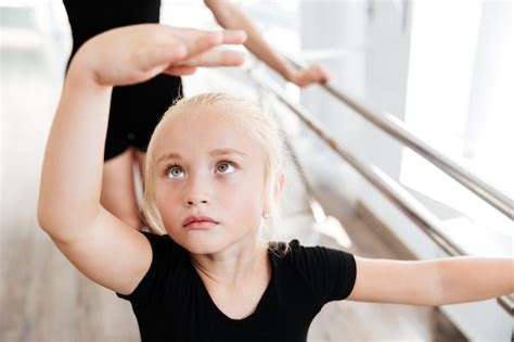 Premium Photo Girl In Ballet School
