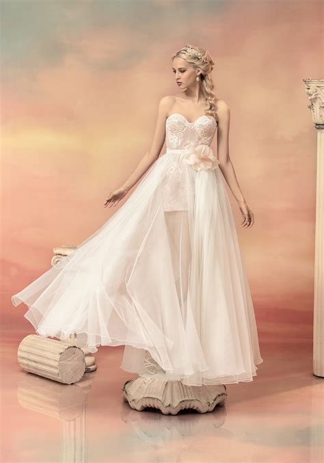 Check Our City Hall Wedding Dress Inspiration For Stylish Brides
