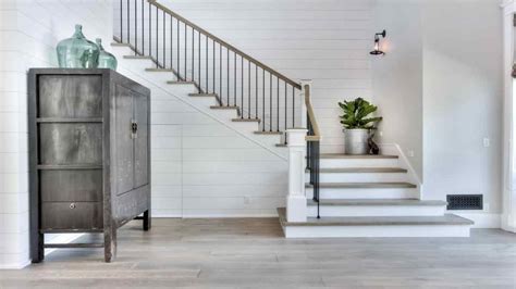 tangga rumah minimalis ruang sempit desain elegan  praktis