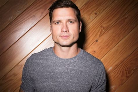 What's the figure of walker hayes net worth? Walker Hayes, wife mourn loss of seventh child ...