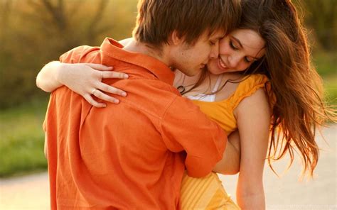 couple hugging wallpapers top free couple hugging backgrounds wallpaperaccess