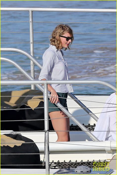 Photo Taylor Swifts Belly Button Baring Beach Day New Bikini Pics 48
