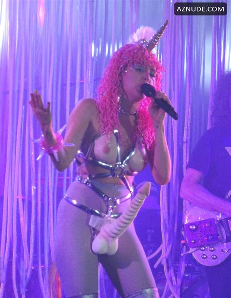 Miley Cyrus Performs Live At Echostage In Washington Dc 27112015