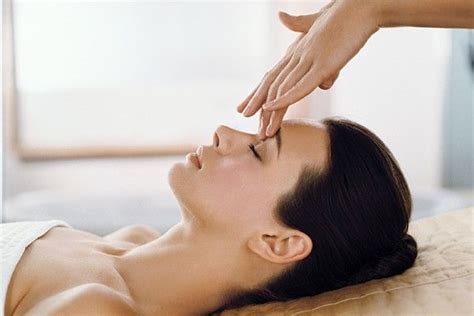 Champneys City Spa Massage And Facial Spa Massage Spa Shoulder Massage