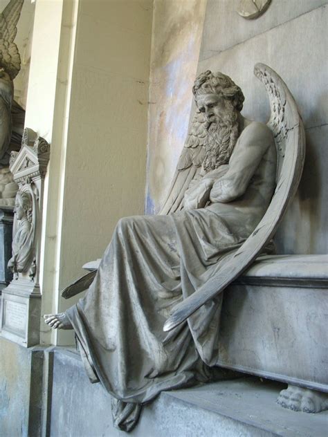 Statue De Chronos Au Cimetière De Staglieno Dans La Mythologie Grecque