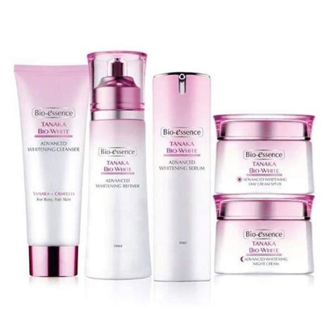 Salah pilih produk justru membuat kulit menjadi lebih sensitif dan timbul jerawat. Rekomendasi dan Keunggulan Produk Skincare Bio Essence ...